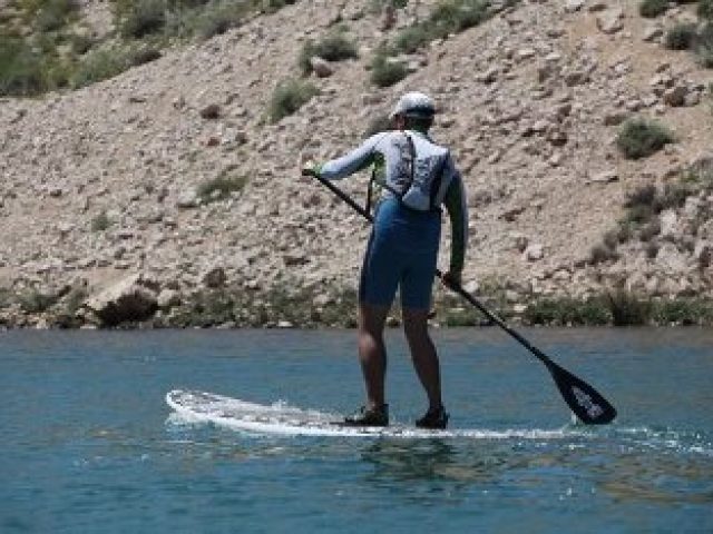 Stand up Paddeling in unterem schluchtlauf von Zrmanja