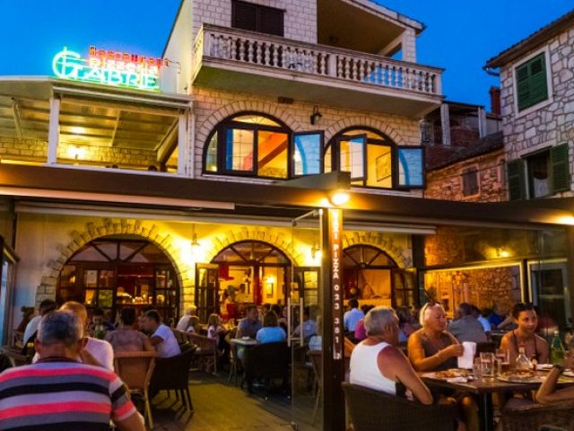 Restaurant-pizzeria & coctail bar Gabre